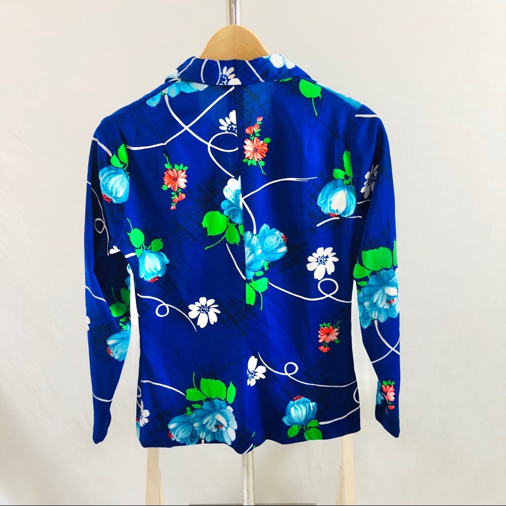 SOLD. Vintage 70s Vivid Blue Dagger Collar Poly Shirt S. - Picture 10 of 11